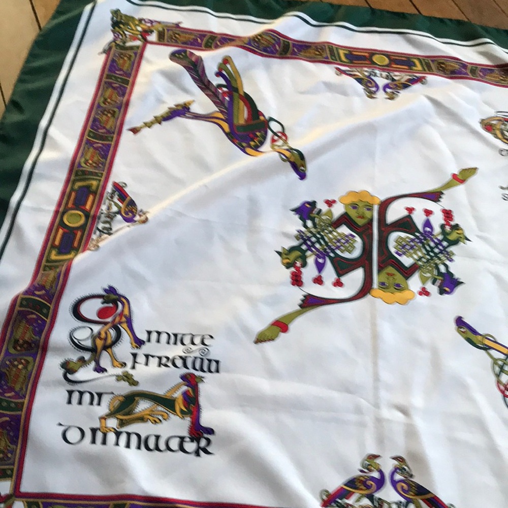 Celtic Art‎ Silk-Feel Ornate Bird Print Scarf in White & Green - Picture 5 of 5